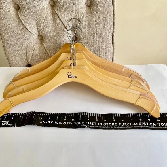 Bundle Of 6 Hangers for clothes - Picture 3 of 6